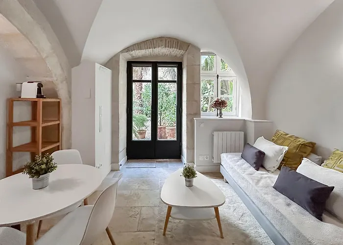 Apartment Oasis Calme En Plein Centre De Nimes